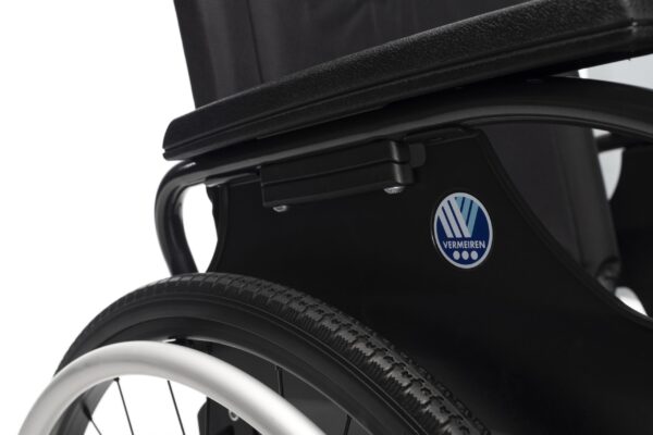 Wózek inwalidzki aluminiowy D200 Vermeiren – zdjęcie 2