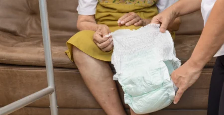 pieluchomajtki na nietrzymanie moczu dla osoby starszej